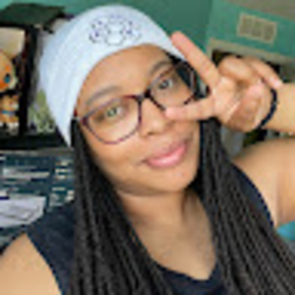 Meet your Posher, Latia